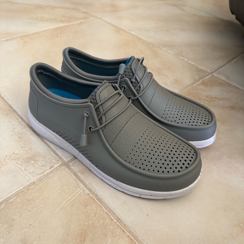 Men’s reef boat shoes 11